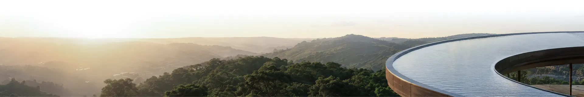 Horizonte de montanhas visto do espelho d'água do BioParque